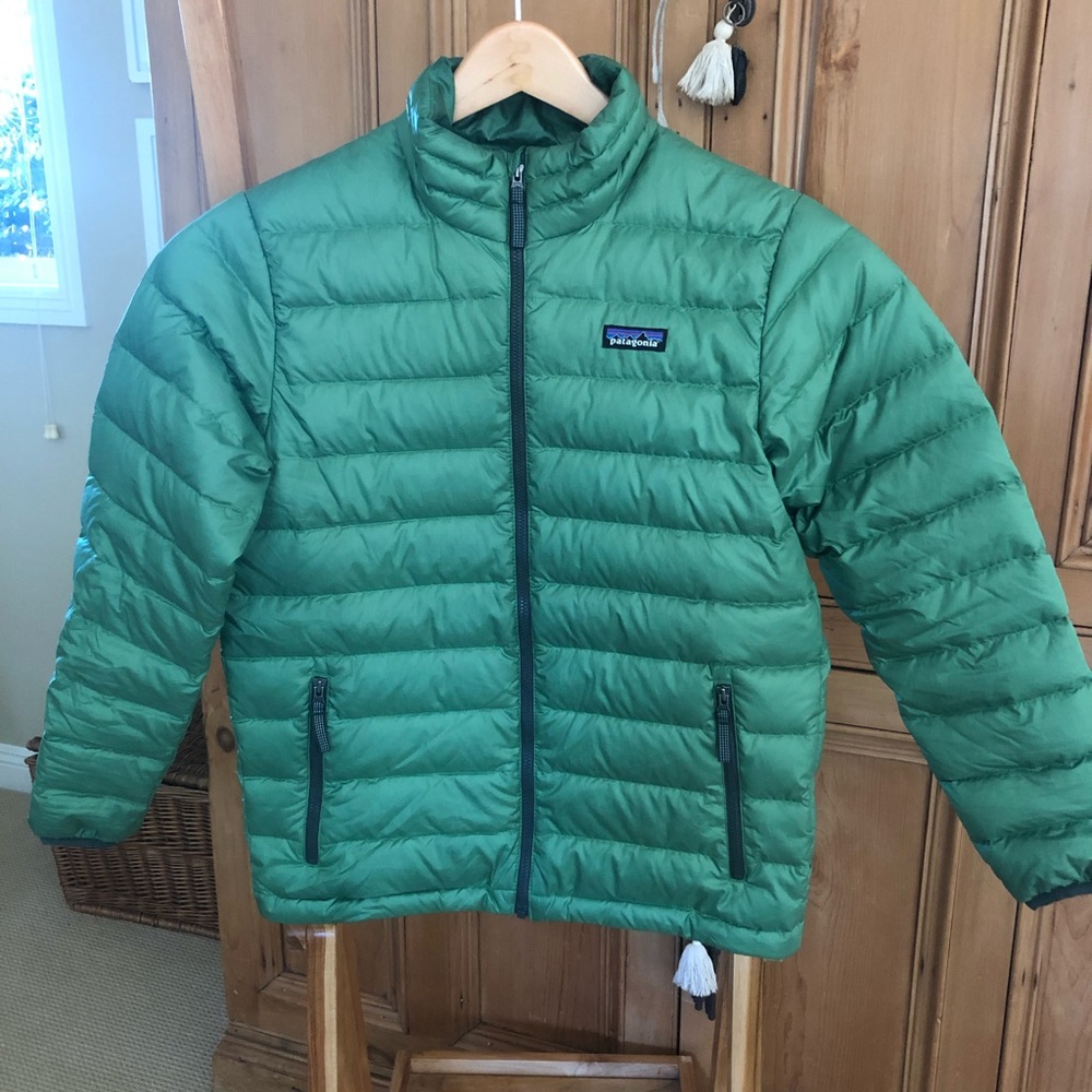 Boys Patagonia puffer jacket.